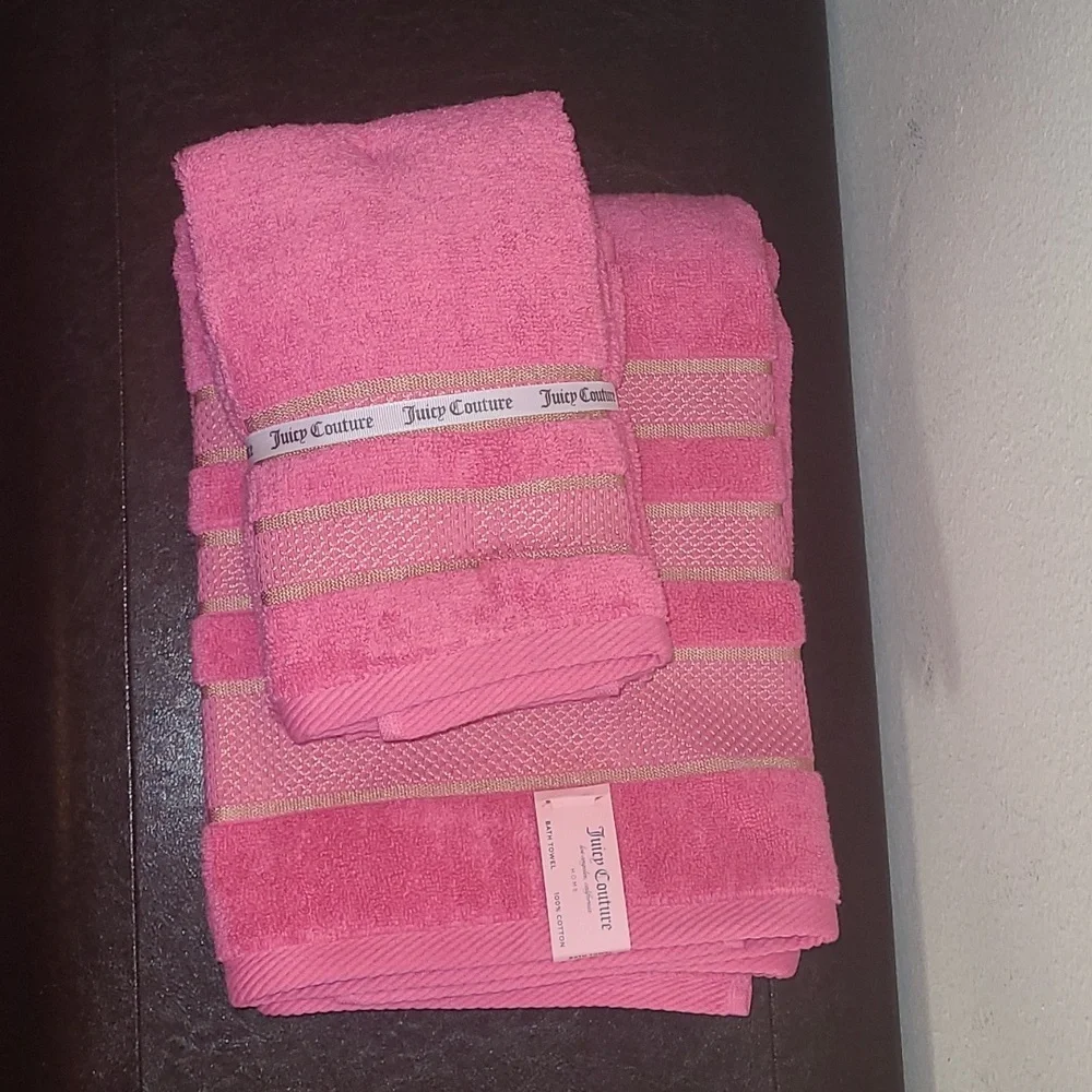 💕NWT 3pc Juicy Couture Pink Towel Set